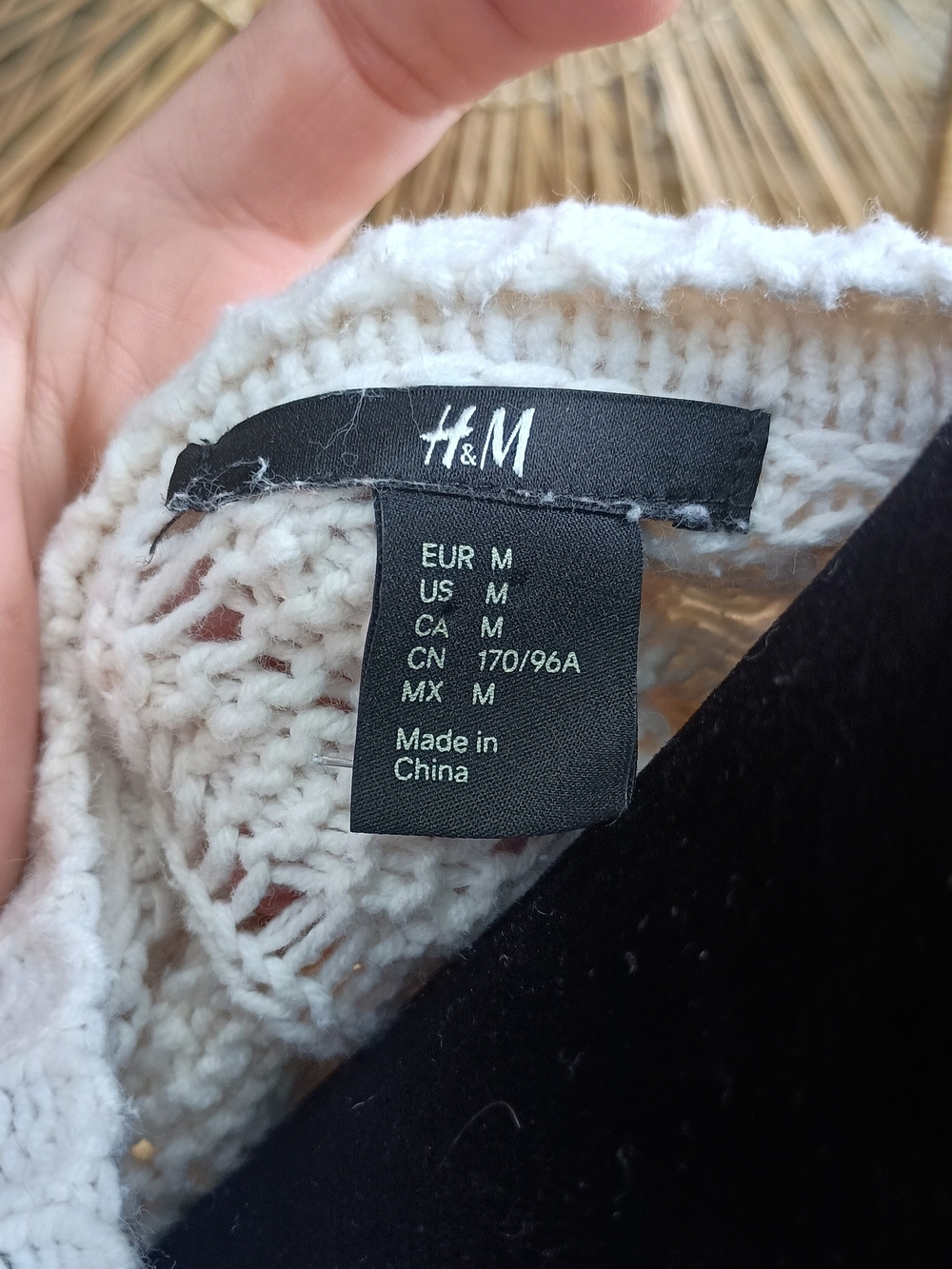 H&M Cream Cable-Knit Crewneck Sweater_M - Picture 5 of 6